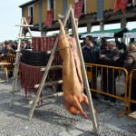 El mercadillo de ‘La Matanza’ congrega a cientos de personas en el Casco Antiguo   