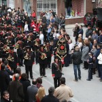 Miles de personas arropan a las bandas de tambores y cornetas en las calles de Cehegín