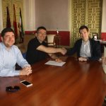 firma-contrato-redaccion-pabellon-cehegin